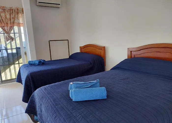 Departamentos Sunset House 3*