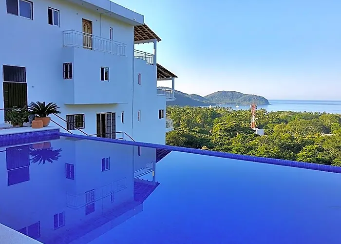 Departamentos Sunset House 3*